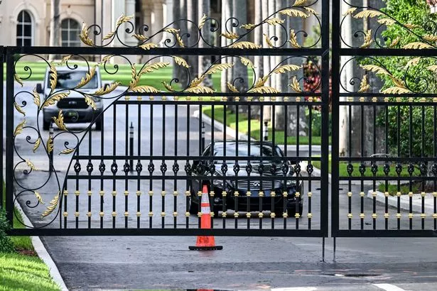 突发新闻:唐纳德·特朗普暗杀未遂嫌疑人瑞安·韦斯利·罗斯第一次被拍到儿子说话